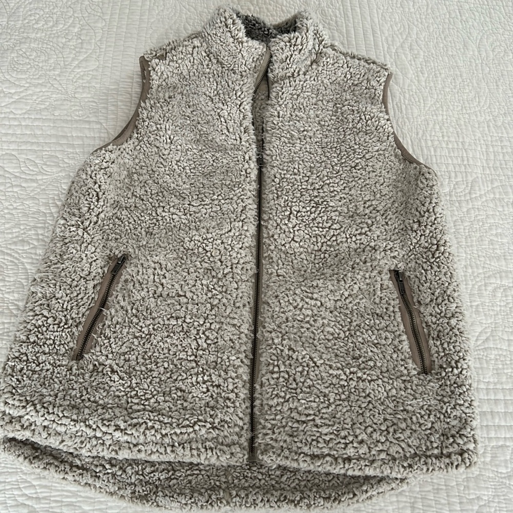 Thread Supply Sherpa Vest